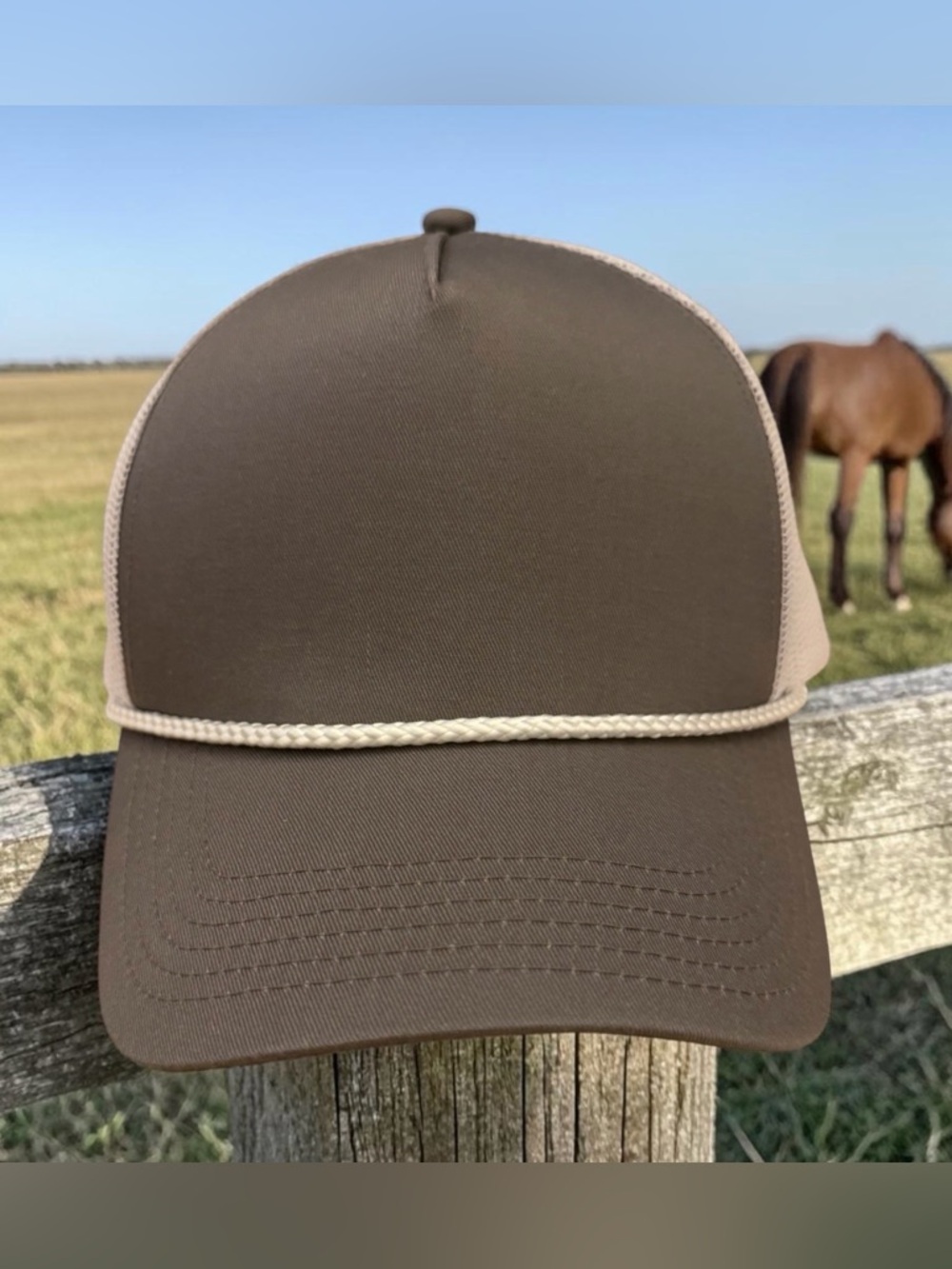 New with Tags Men’s CAPAMERICA Grey & White Rope-Trim Trucker Cap Hat